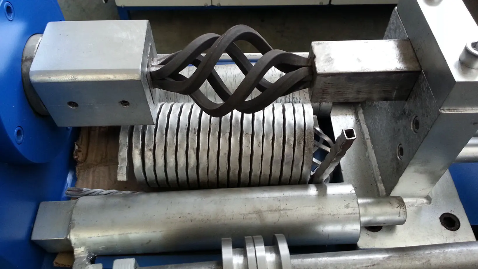 2Metal_Basket_Twisting_Innovation